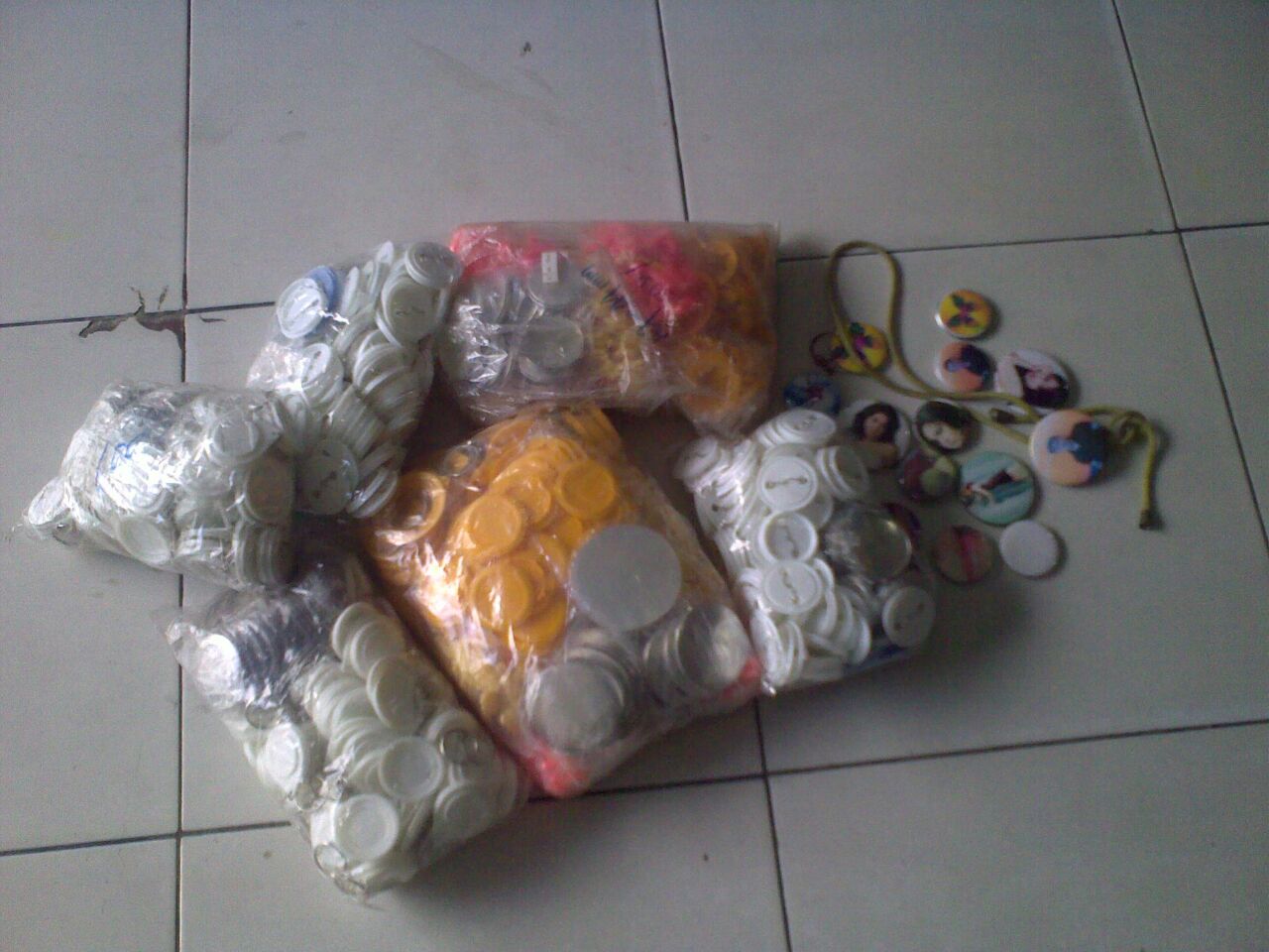 Bahan Pin/Bros
