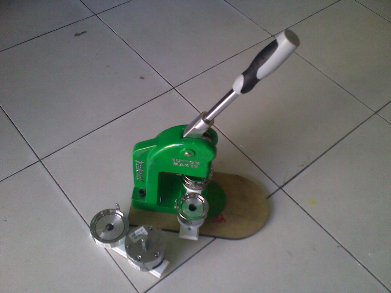 Mesin Press Pin